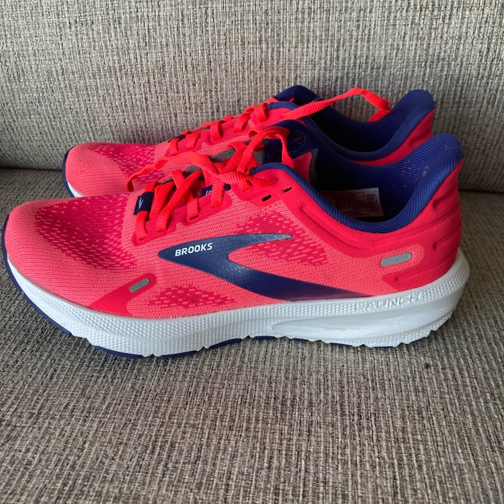 Like New Women’s Brooks Launch Running Shoes in Hot Pink!